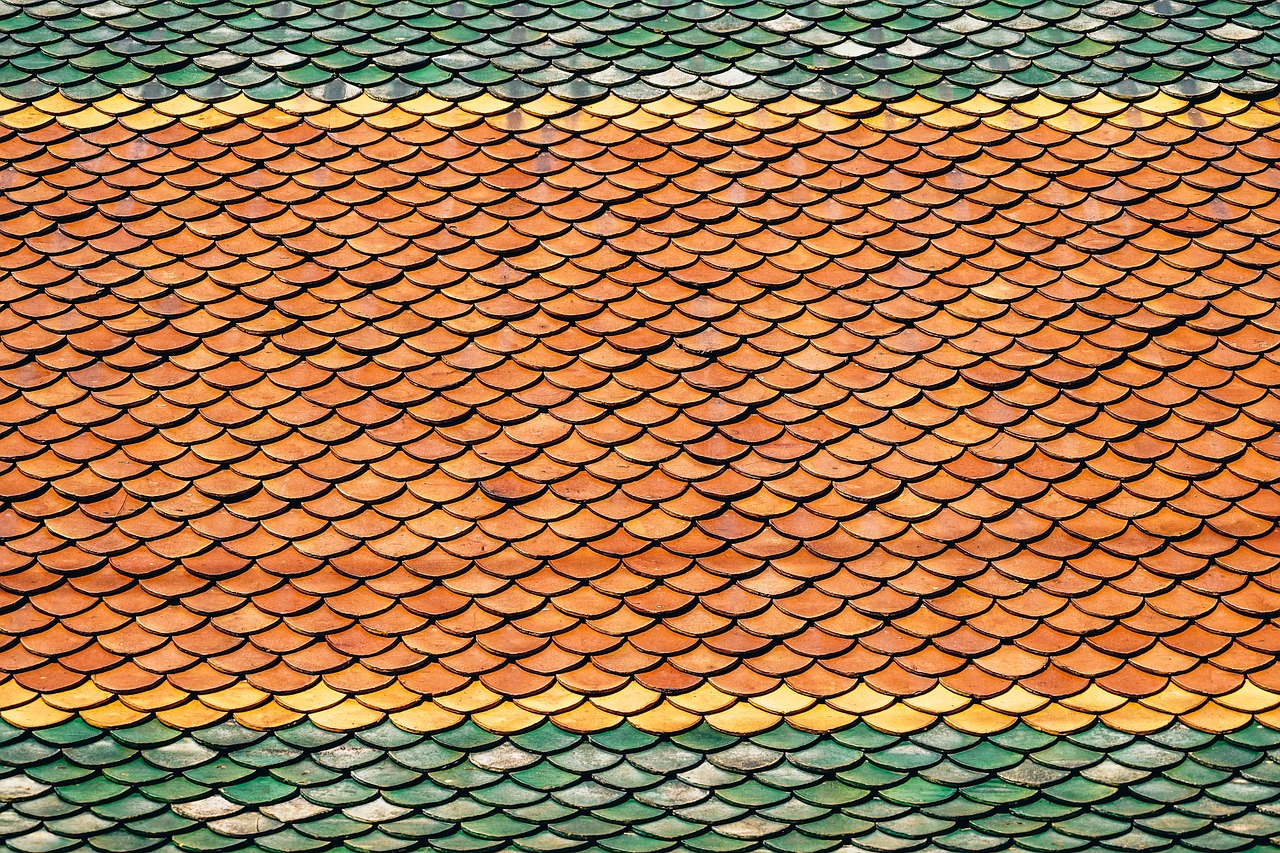 A close up of a roof