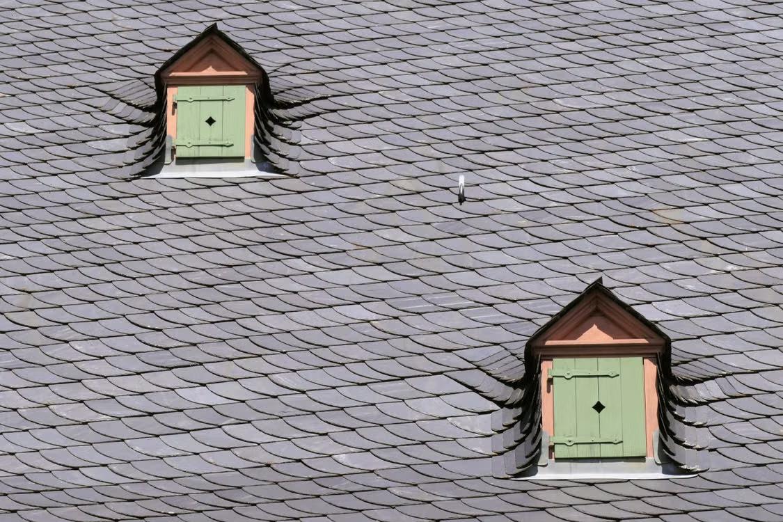 Modern asphalt shingle roof on a Newport News home