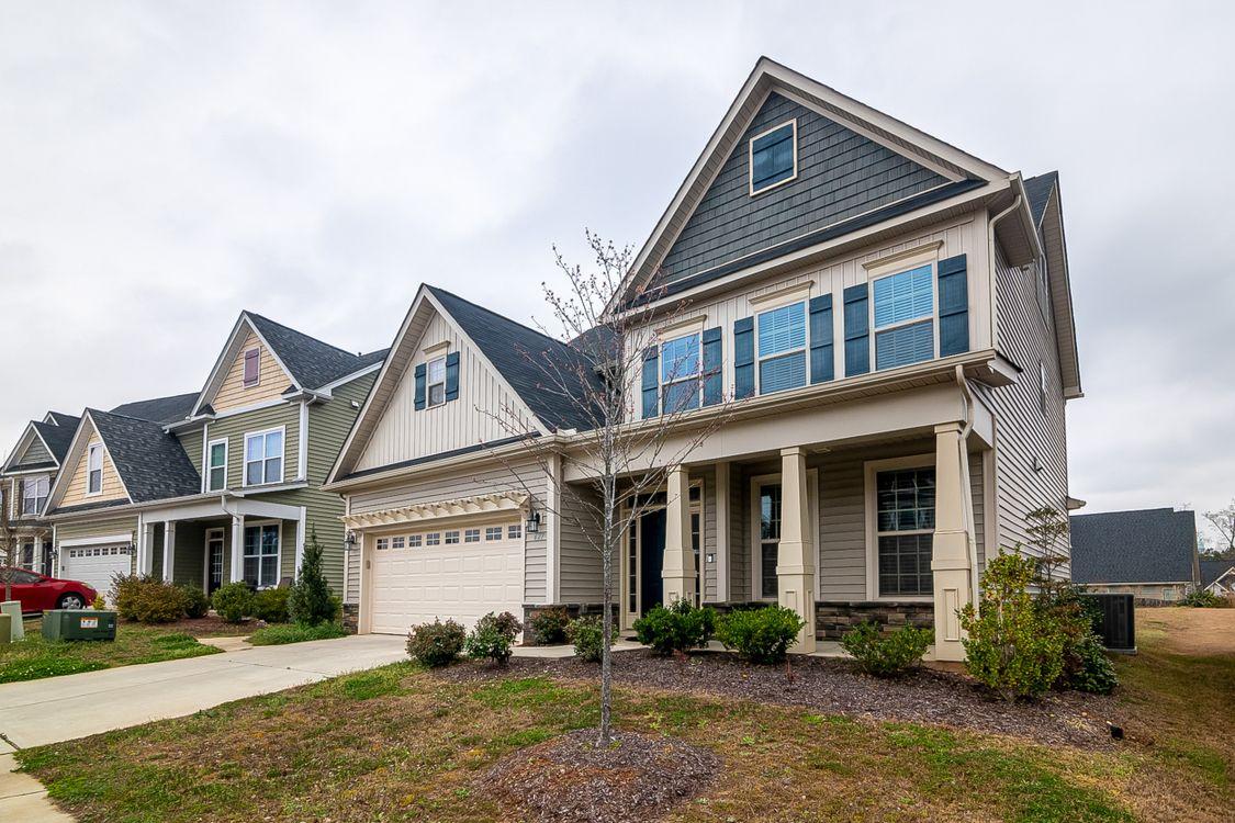 An image of a white and blue house 